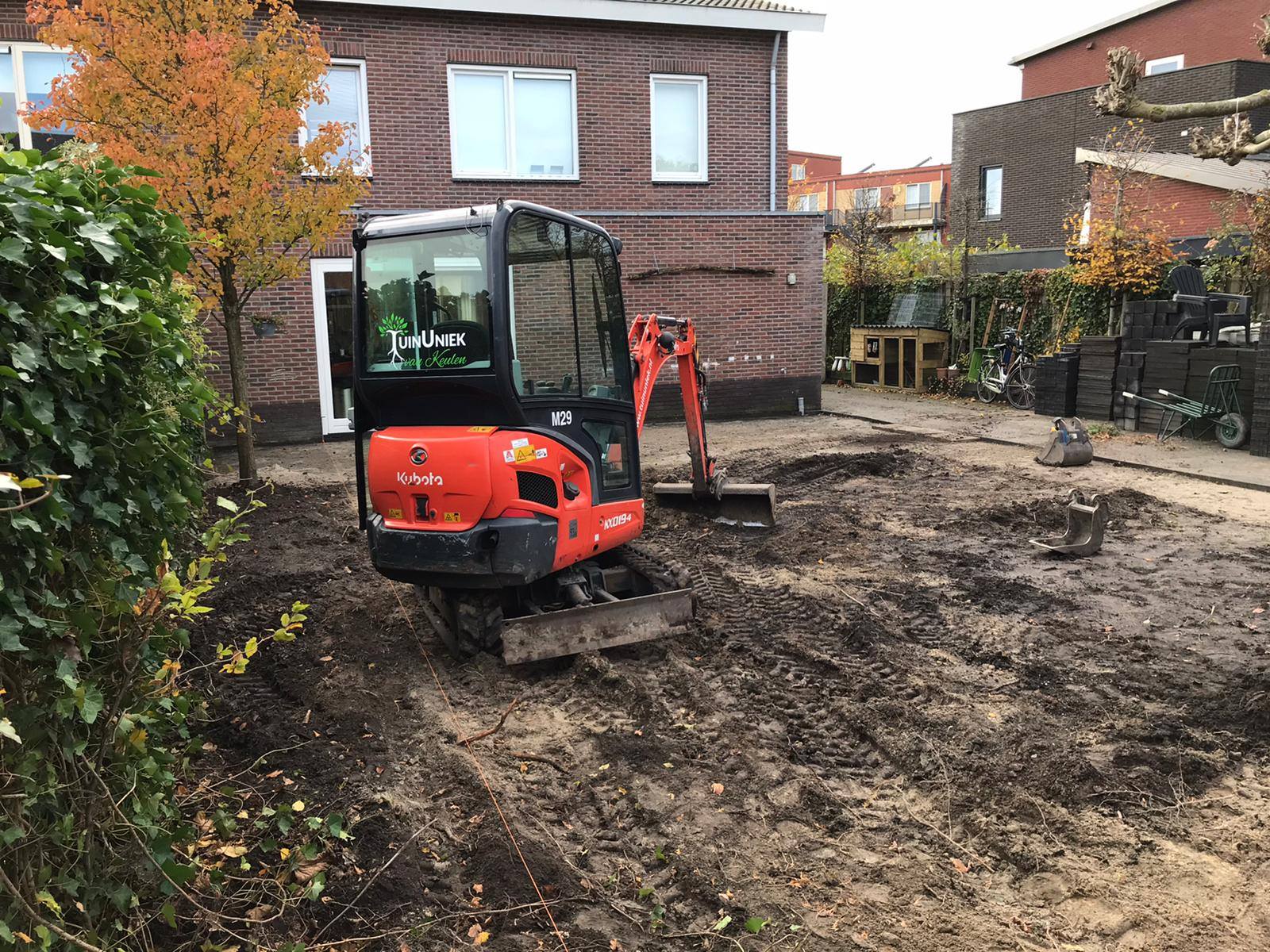 Tuin in Zwolle Zuid aan de achterzijde van het huis ontworpen en gerealiseerd door TuinUniek. 